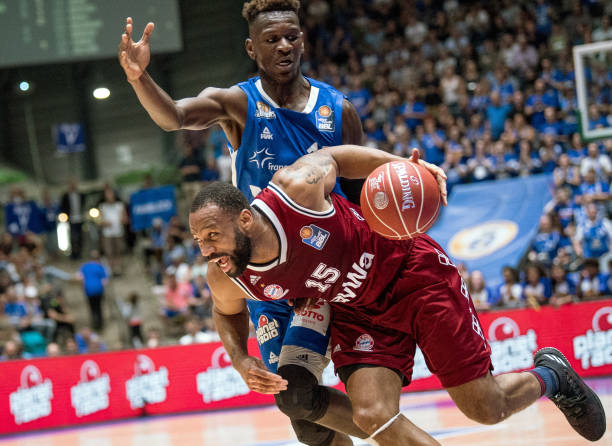 劳内进行了 劳内进行了